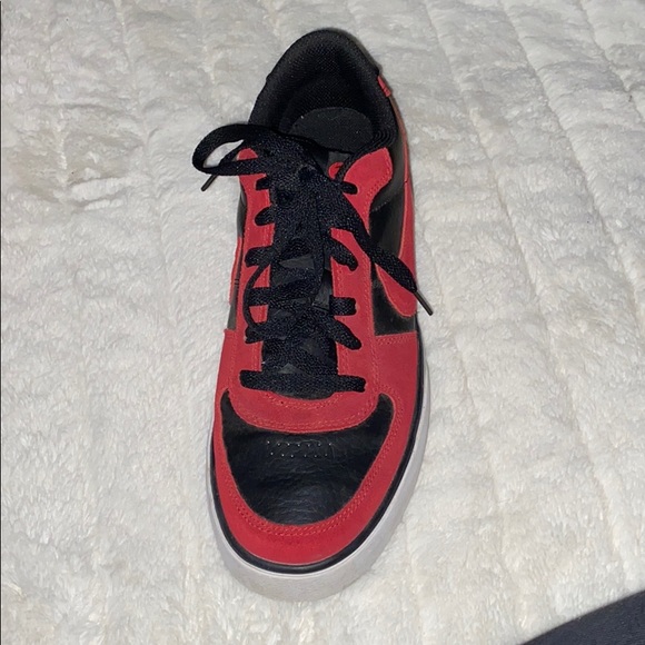 Men’s Nike shoes - Picture 2 of 2